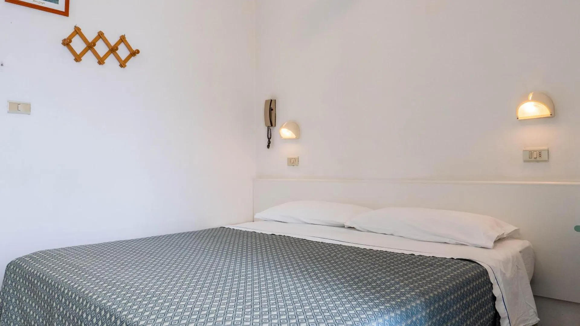 Hotel Cavallino Bianco Rimini 2*,  Włochy