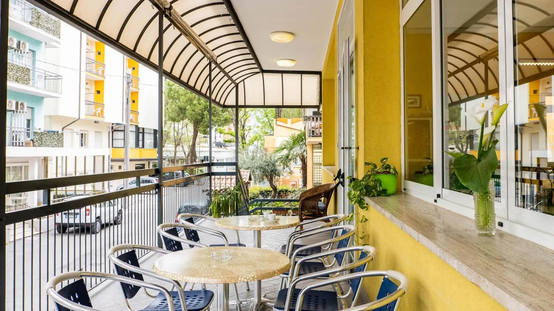 Hotel Cavallino Bianco Rimini 2*,  Włochy